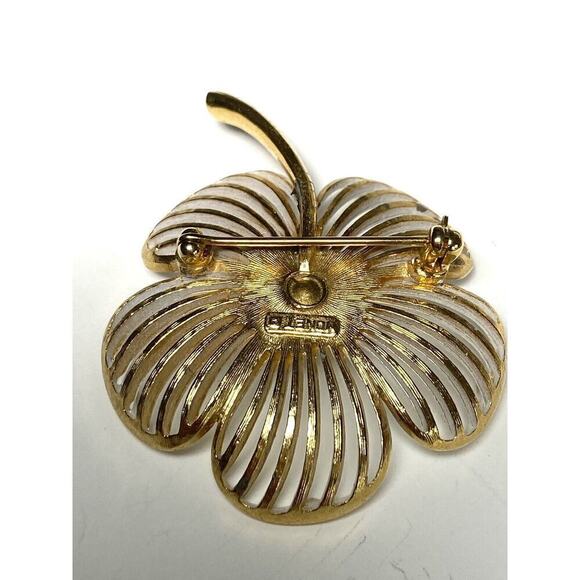 MONET Brooch Pin Dogwood Flower Gold Tone Vintage Modernist - Picture 3 of 4